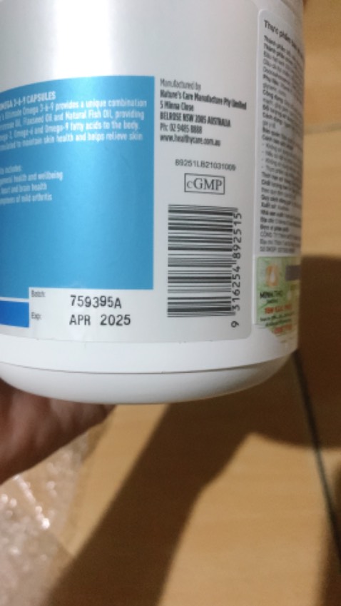 Mình mua hộp omega 3 tra mã vạch thì ra xuất xứ của Úc, còn hộp Omega 369 thì tra ko ra. Anh shiper vui vẻ nhiệt tình, Tiki giao sớm hơn dự kiến 1 ngày.