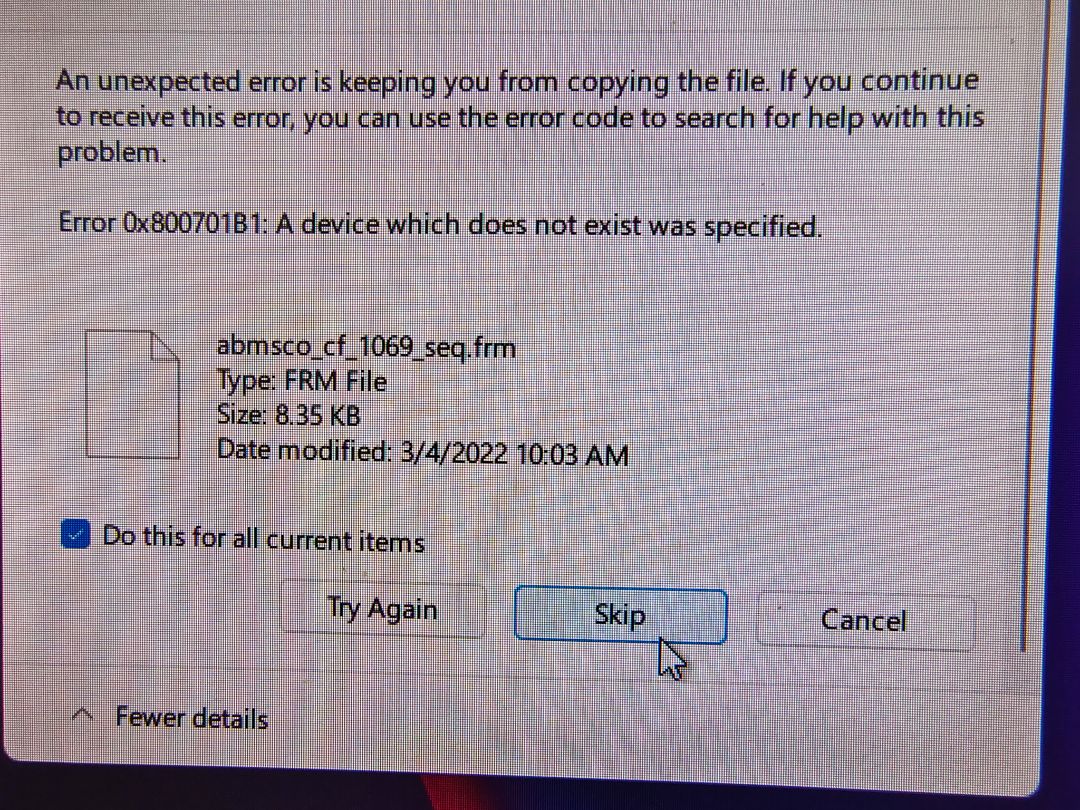 ổ lỗi. làm ơn đổi giúp. copy đc 1 lúc là nó lại báo không thấy ổ đâu nữa
