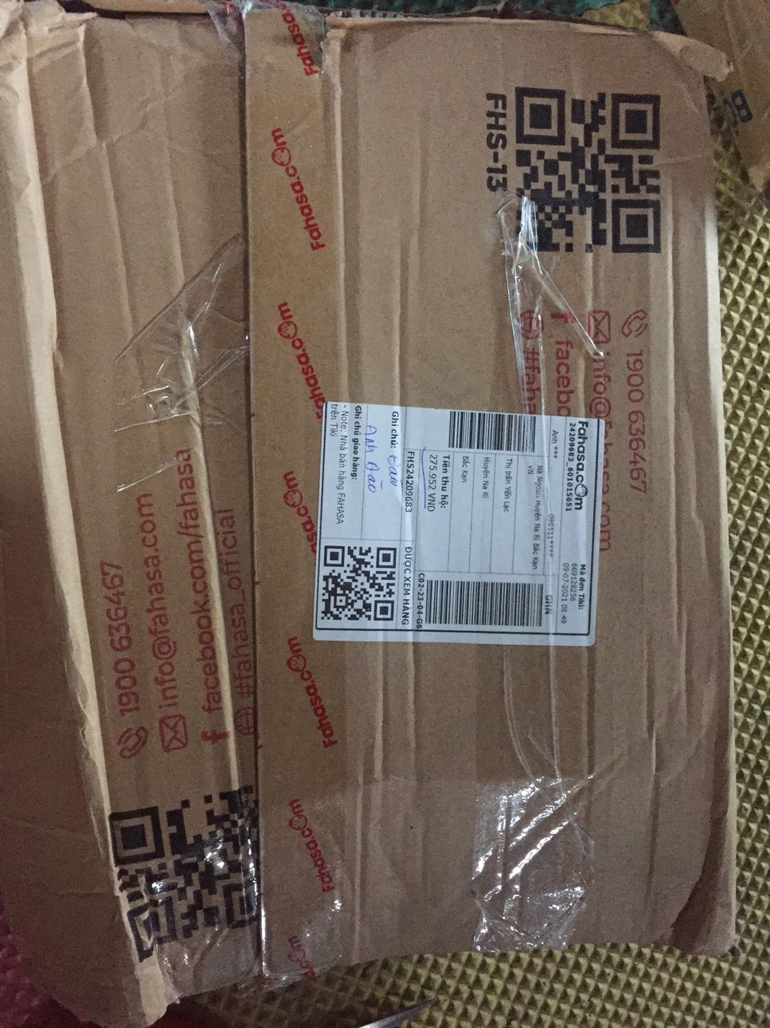 Giao hàng đầy đủ, ship khoảng 5 ngày được, đợt này ship hơi lâu đợt trước mất có 2 ngày chắc tại dịch, mà nói thật lần này shop gói hàng chán không chịu được, gói lỏng lẻo, băng dính từa lưa hết, chẳng hiểu kiểu gì :))) trừ 1 sao hy vọng lần sau shop rút kinh nghiệm