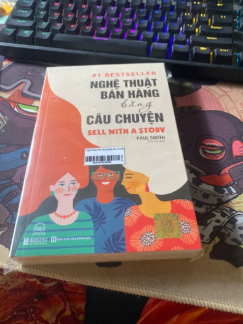 Thích cuốn này mà ra hiệu sách đắt quá nên đặt luôn mà giao cũng nhanh nữa