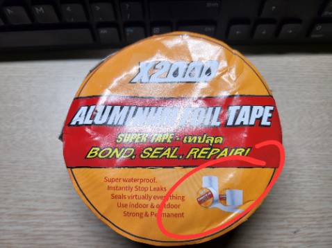 Sản phẩm nhìn cũ, không rõ có bị hết date chưa, đóng gói thủ công không đẹp, nhãn mác không đúng như ảnh trên shop.
Keo bị chảy.
Dán thử 1 miếng thì có vẻ không dính như quảng cáo. (Đã làm theo hướng dẫn trên shop)