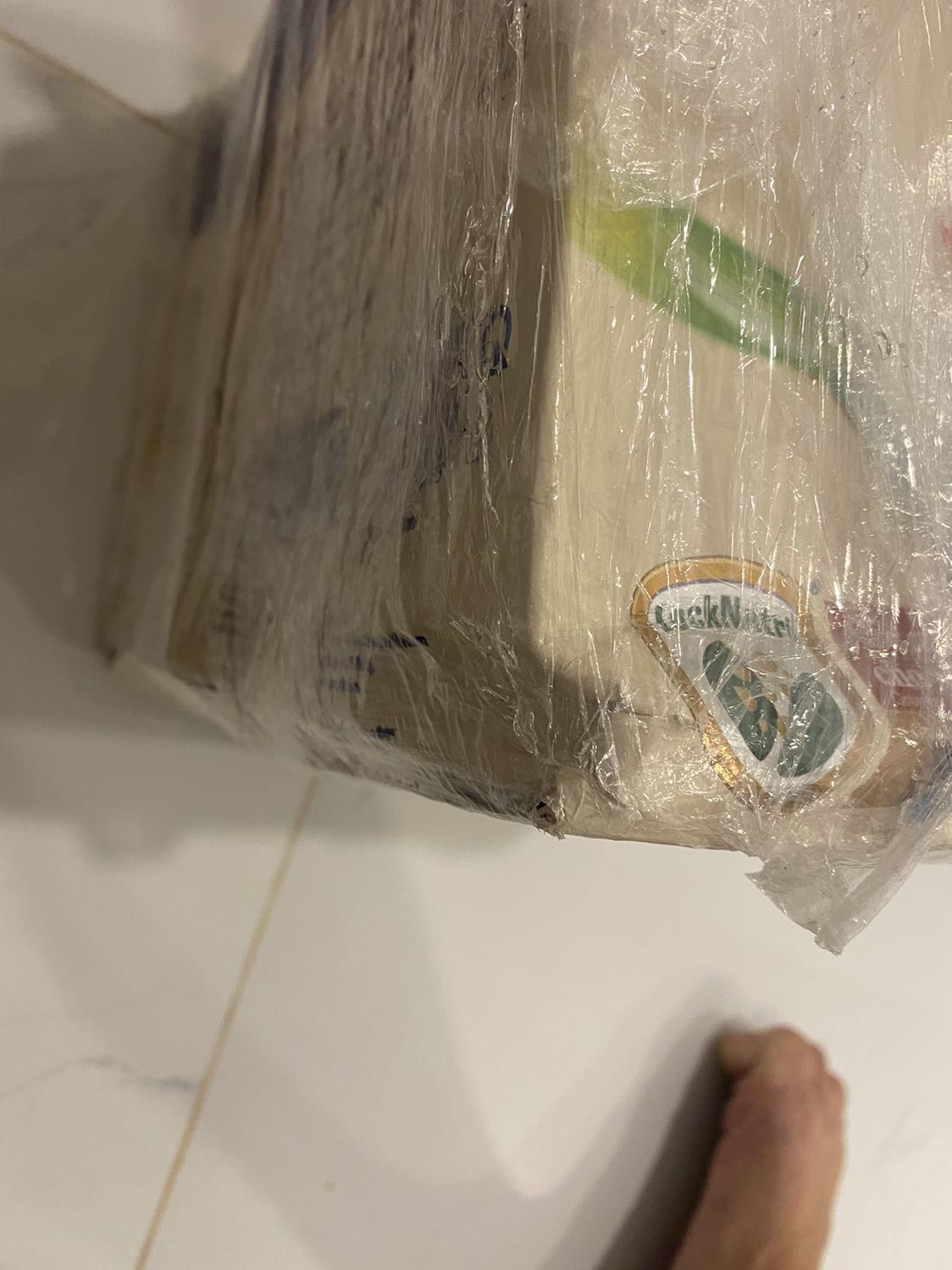 Giao hàng trễ, đóng gói quá tệ. 
Đây là thực phẩm cho em bé, không phải đồ chơi của mấy bạn.
Tôi ít khi nào đánh giá sản phẩm, hy vọng lần sau cải thiện tốt hơn Giao hàng trễ, đóng gói quá tệ. 
Đây là thực phẩm cho em bé, không phải đồ chơi của mấy bạn.
Tôi ít khi nào đánh giá sản phẩm, hy vọng lần sau cải thiện tốt hơn