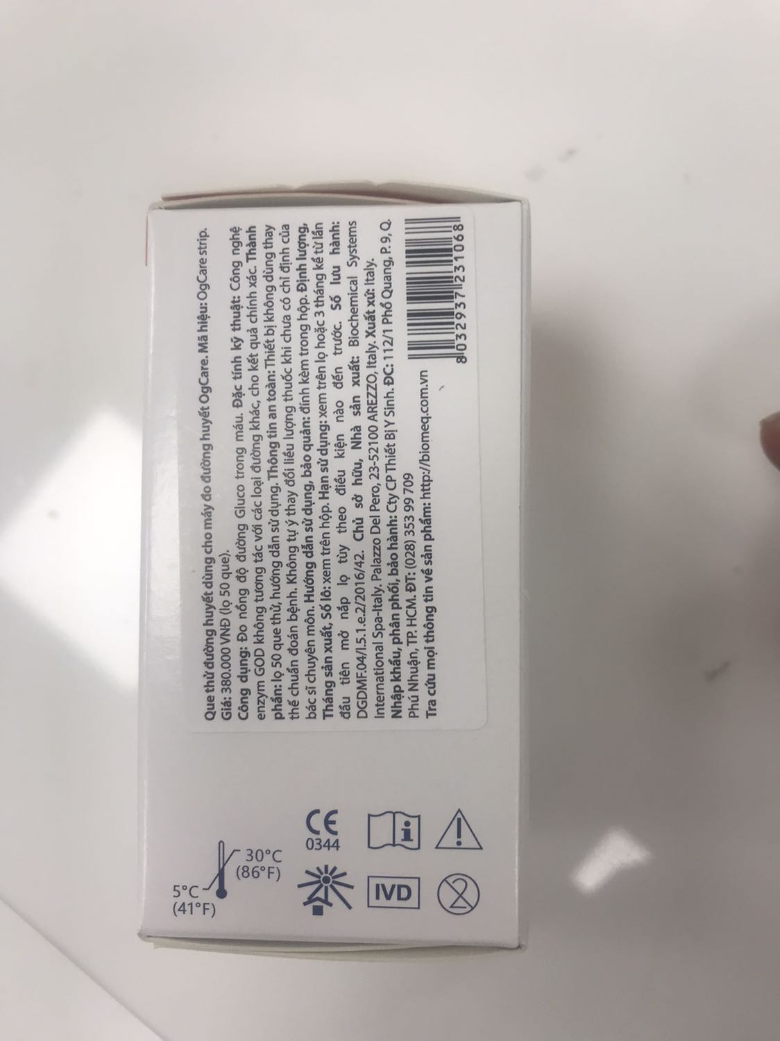 Hộp mới, nguyên seal. Date tới tháng 5/2023.