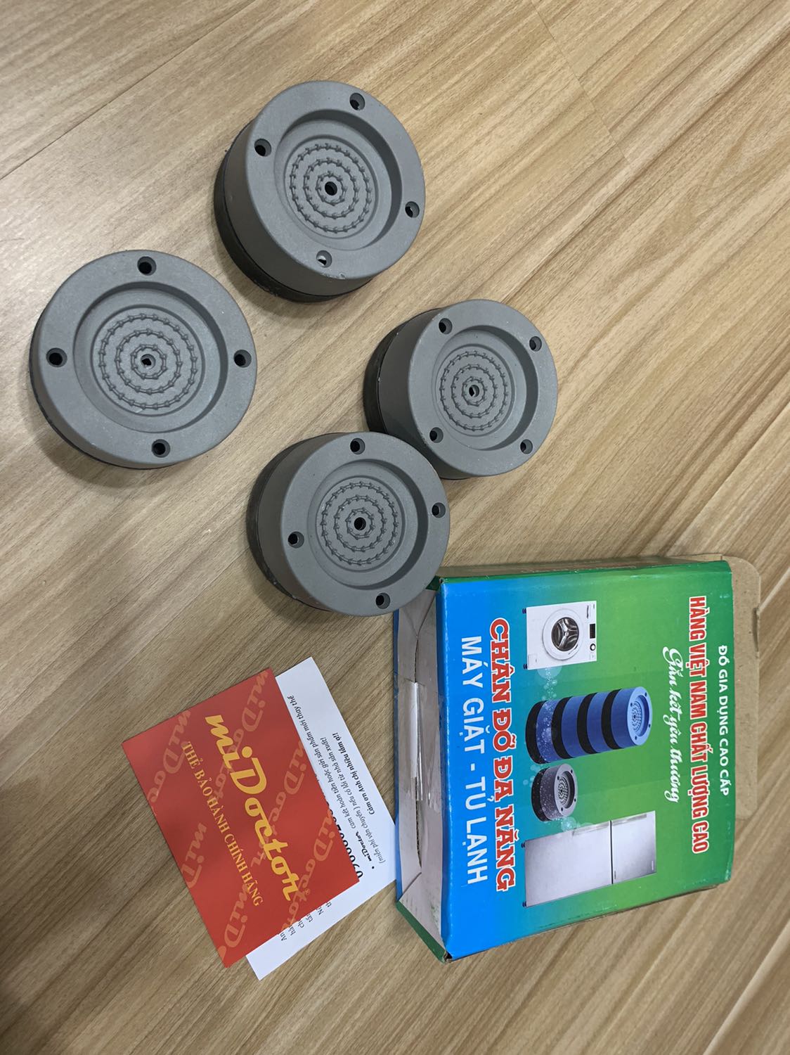 Kê chân máy giặt tốt, kê lên cao ráo, giúp gầm máy giặt khô thoáng, rất ưng