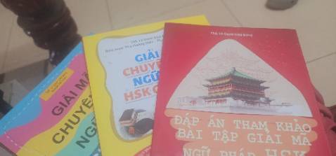 Sách rất hay và tôi học thêm nhiều điều mới mẻ, tôi đang học 301 cũng ổn, củng cố thêm ngữ pháp rất tốt