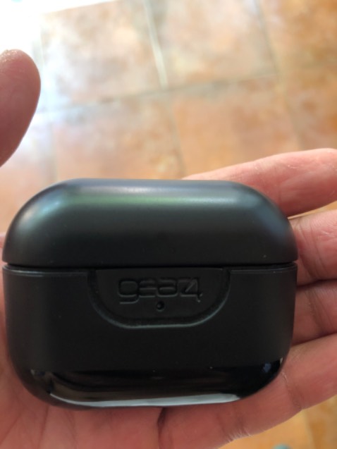 Xin . Giao hơi quá lâu. Ốp vừa khit iarpod pro. Op chắc chắn và đẹp.