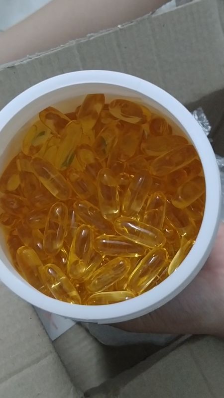 hàng giao nhanh, nguyên vẹn, check mã vạch chính hãng, 400 viên được rất nhiều chưa uống nhưng đọc thành phần thấy 100% dầu cá nên cx hy vọng chất lượng tốt, chỉ có mùi khi mới mở nắp sau thì hết. hàng giao nhanh, nguyên vẹn, check mã vạch chính hãng, 400 viên được rất nhiều chưa uống nhưng đọc thành phần thấy 100% dầu cá nên cx hy vọng chất lượng tốt, chỉ có mùi khi mới mở nắp sau thì hết.