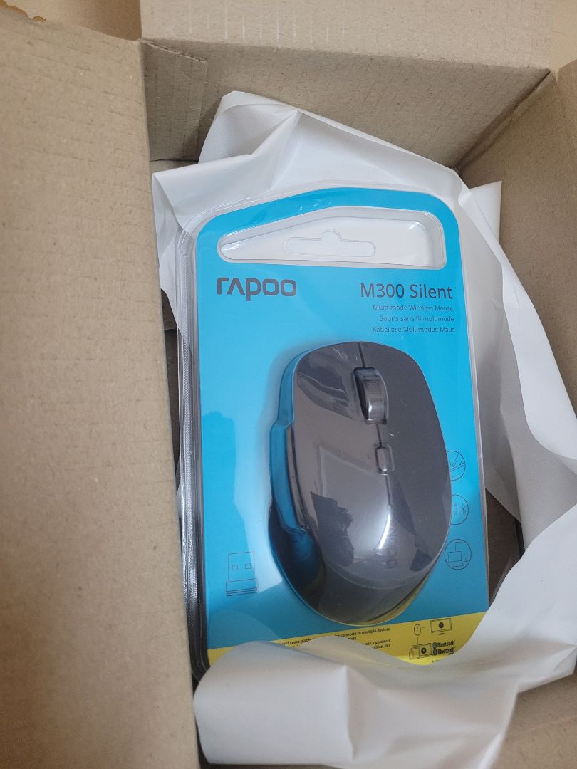 Giao hàng cực kỳ nhanh nhé. Đặt 14h30 mà chưa đến 16h giao tới rồi. Vẫn luôn thích Tiki now. Chuột bấm rất êm và nhạy, chưa thích mẫu chất liệu của chuột cho lắm vì cảm giác dễ bám bẩn. Đánh giá 5* ủng hộ nhé !