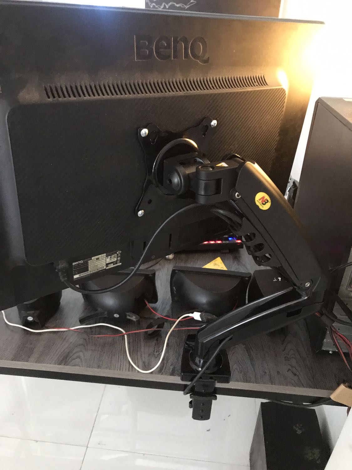 Cửa hàng tư vấn tốt. 
Ban đầu về chưa bik sd. Cần gắn màn hình vào mới chuyển động tay đòn lên xuống.
Sp cững cáp ok trong tầm giá