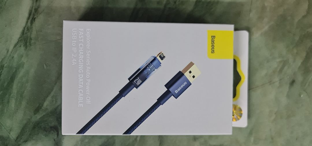 Nhìn khá xịn xò, chất lượng phải dùng thêm mới đánh giá được. Nói chung là mua dc moi nguoi nhé