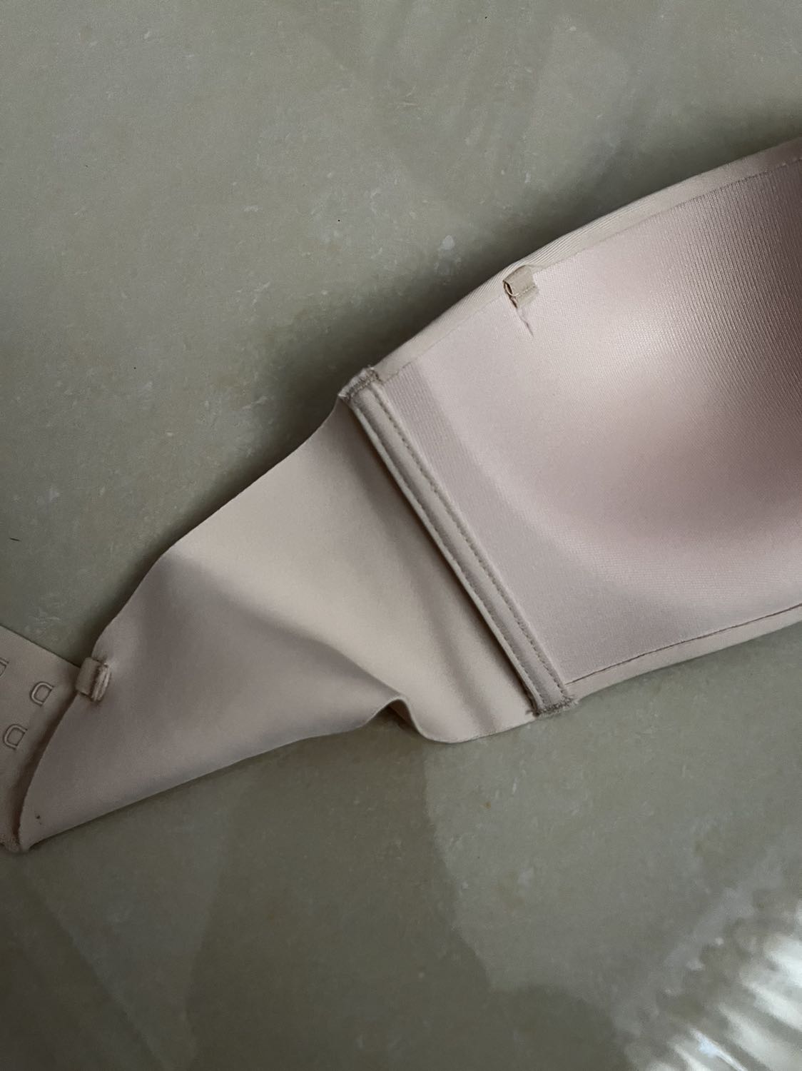 Tiền nào của đó, chất lượng oke lắm, áo mỏng thoải mái, nhưng sẽ ko dành cho ai muốn nâng ngực nhiều. Áo nếu  biết cách mặc thì nhìn ngực ko đẹp,mn phải đẩy ngực lên vào khuôn áo thì mặc mới đẹp