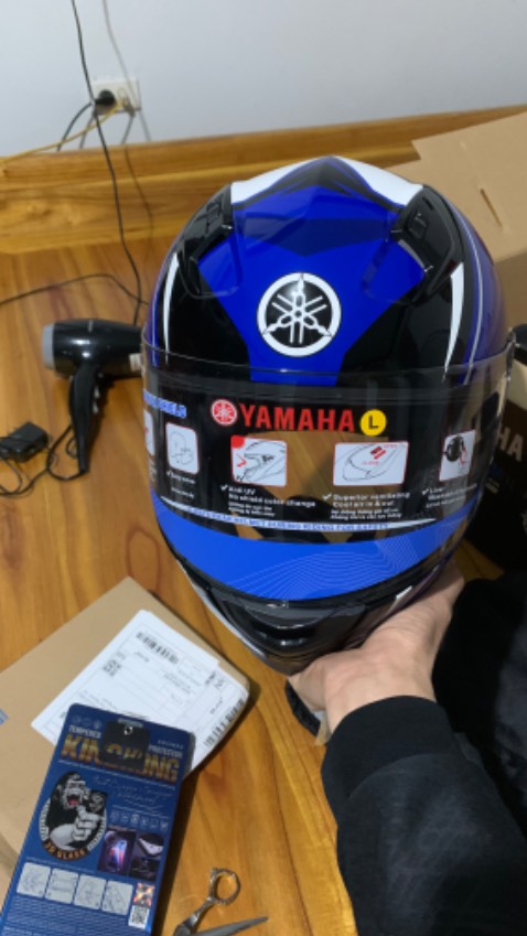 Mũ ổn  vải lót bên trong hơi cứng , cơ khá bé mọi người nên chọn size XL cho thoải mái 
Tầm 900k mũ hãng YAMAHA  cũng nên mua hơn là hàng trôi nổi