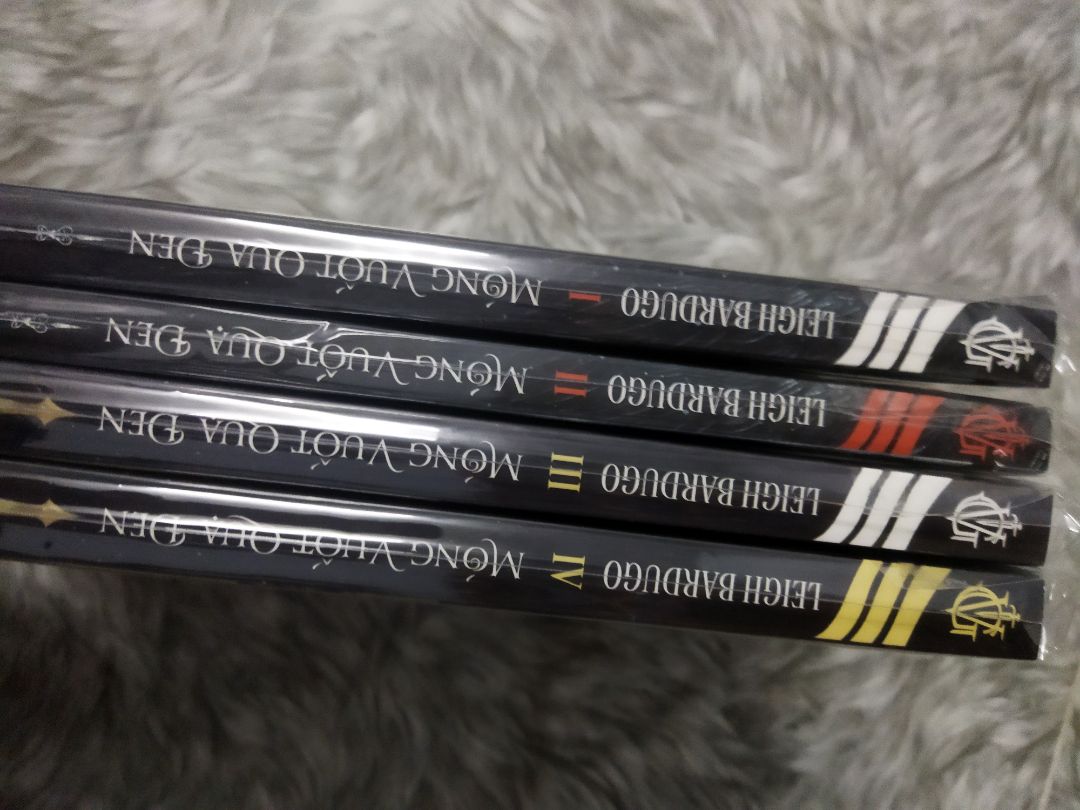 Sách rất mới và đẹp, nhận hàng là bọc lại liền, tiếc cái là tập 1 không có bookmark, đóng gói ok