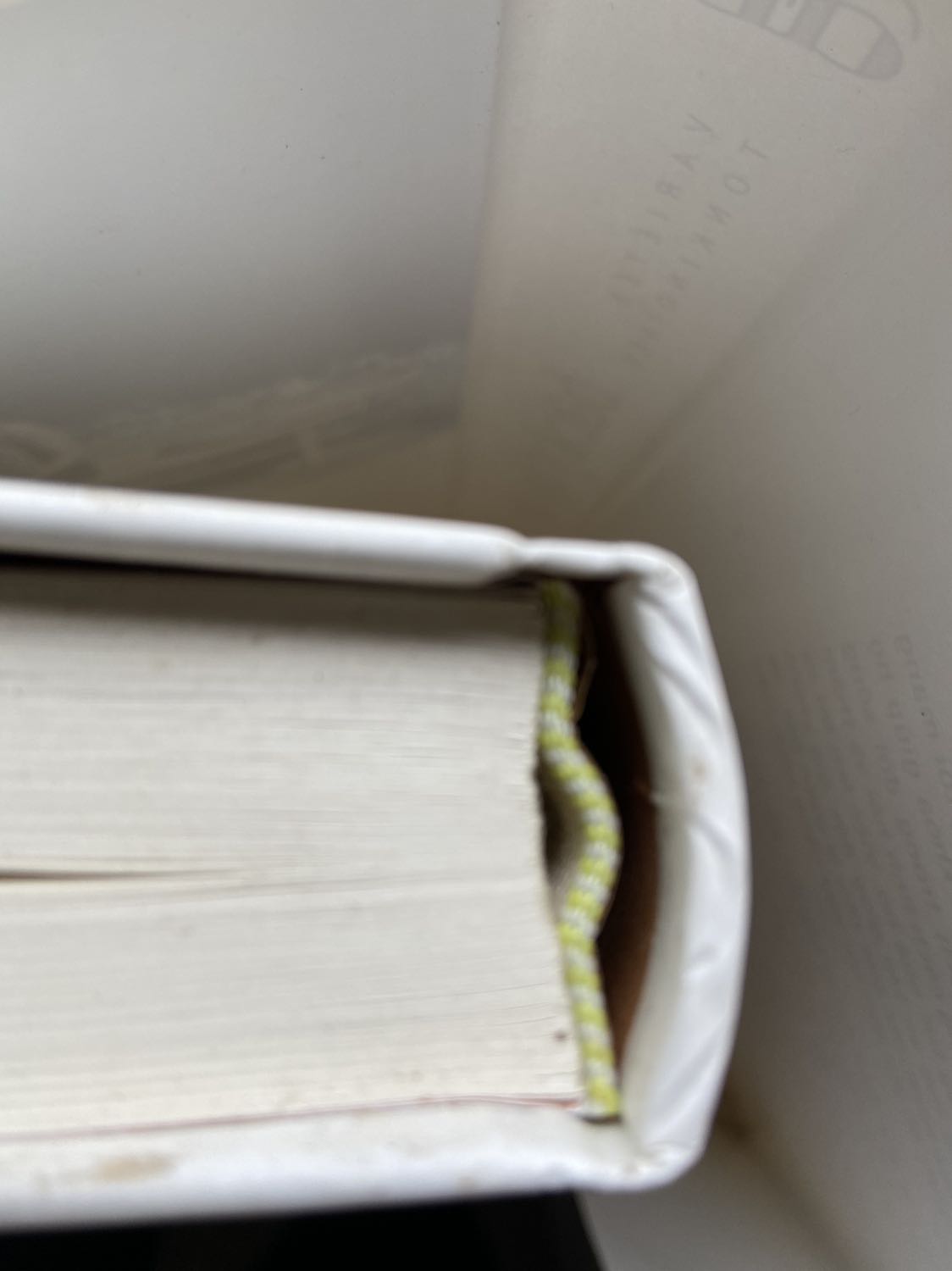 Đặt hàng giao nhanh 2h tiện lợi nhanh chóng. Đóng gói nguyên vẹn kỹ càng đàng hoàng chất lượng. Mua cho công ty nên việc xuất hoá đơn đỏ rất là chuẩn chỉnh đầy đủ rất tốt cho các doanh nghiệp cần xuất hoá đơn đỏ điện tử. 

Mong các đơn hàng sách cũng được TIKI bọc và đóng gói chèn lót kỹ càng tốt hơn như thế này.