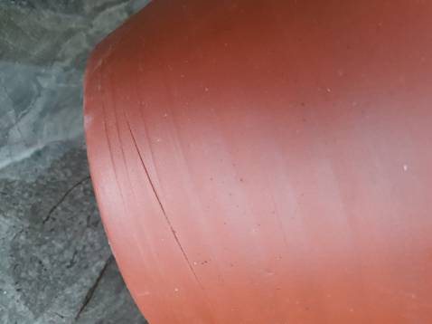 Hàng hoàn thiện khá kém.bề mặt lòng trong chưa được làm nhẵn