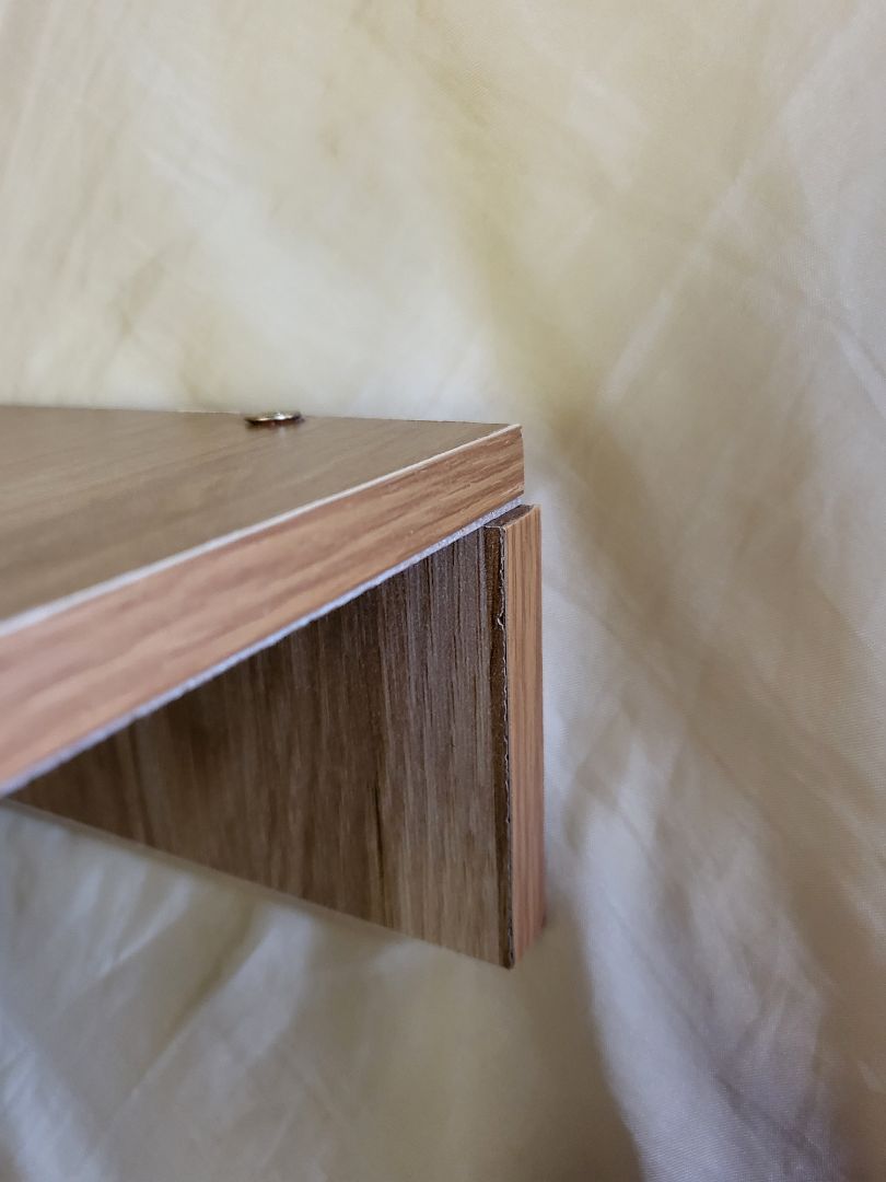 Kệ tạm được. Hoàn thiện không được tốt lắm, lỗ bắt vít lệch làm dư thừa mấy chỗ. Kệ tạm được. Hoàn thiện không được tốt lắm, lỗ bắt vít lệch làm dư thừa mấy chỗ.