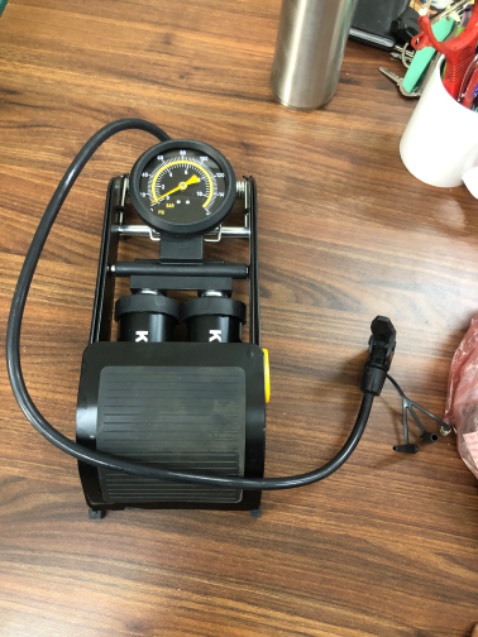 Mới *** thử về cơ bản thấy ok, bơm mạnh, nhanh,  độ bền thì chưa biết như nào. Có điều đồng hồ hiển thị áp suất không chính xác ( đồng hồ hiển thị khoảng 38 PSI, thực tế chỉ khoảng 10 PSI ). Dù sao vẫn đánh giá 5 sao vì bơm này cũng chỉ để chống cháy tạm thời ,đồng hồ ko quan trọng lắm