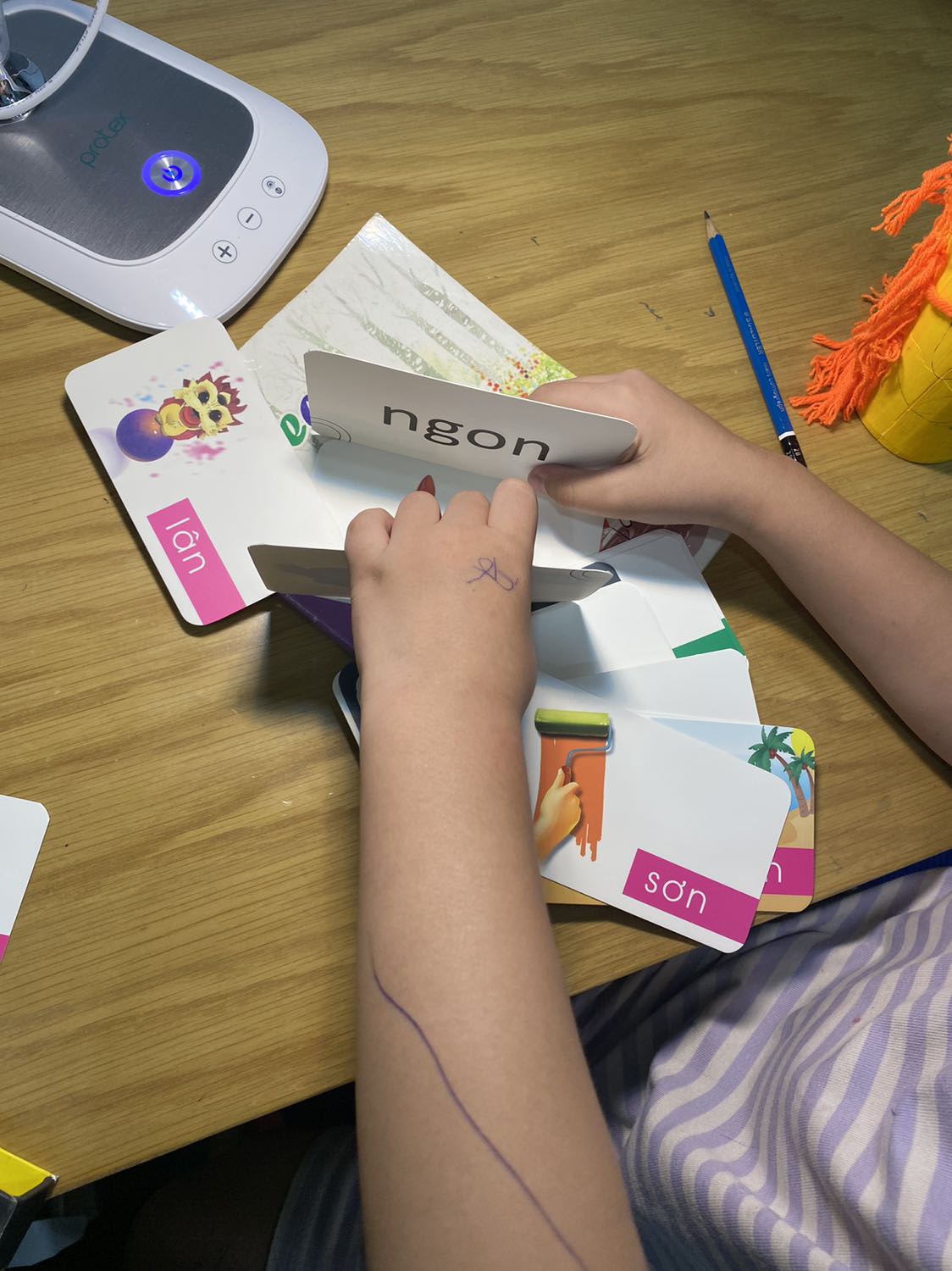 Mua trọn bộ giáo cụ. Sách đánh vần hay, hữ ích cho bạn nhỏ của mình trong việc học đánh vần, chuẩn bị vào lớp 1.
Nói chung là hài lòng và hữu ích Mua trọn bộ giáo cụ. Sách đánh vần hay, hữ ích cho bạn nhỏ của mình trong việc học đánh vần, chuẩn bị vào lớp 1.
Nói chung là hài lòng và hữu ích