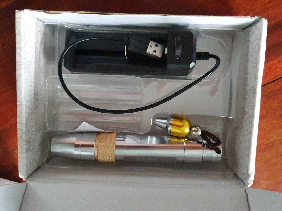 giao hàng nahnh, đèn sáng 3 chế độ đều oke hết.