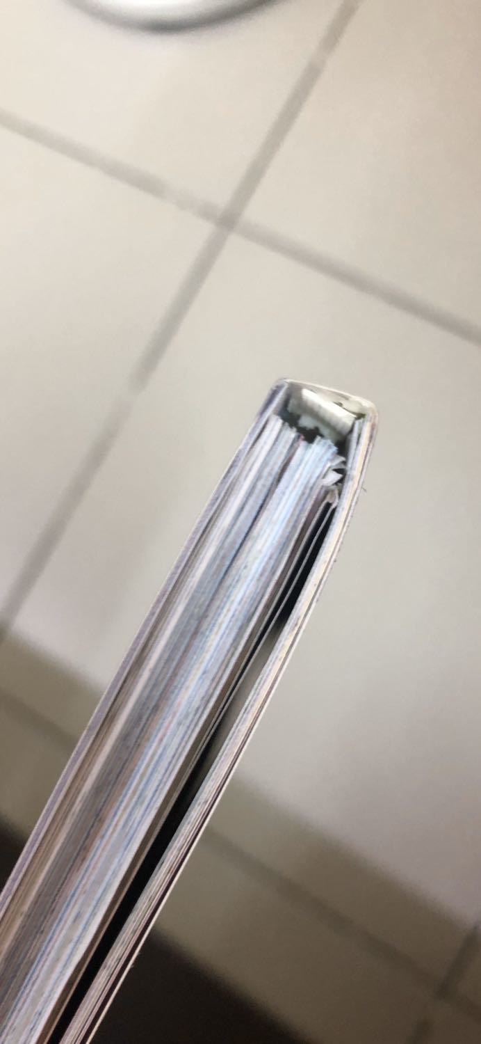 Sách bị đứt trang đọc thức sự rất khó chịu.