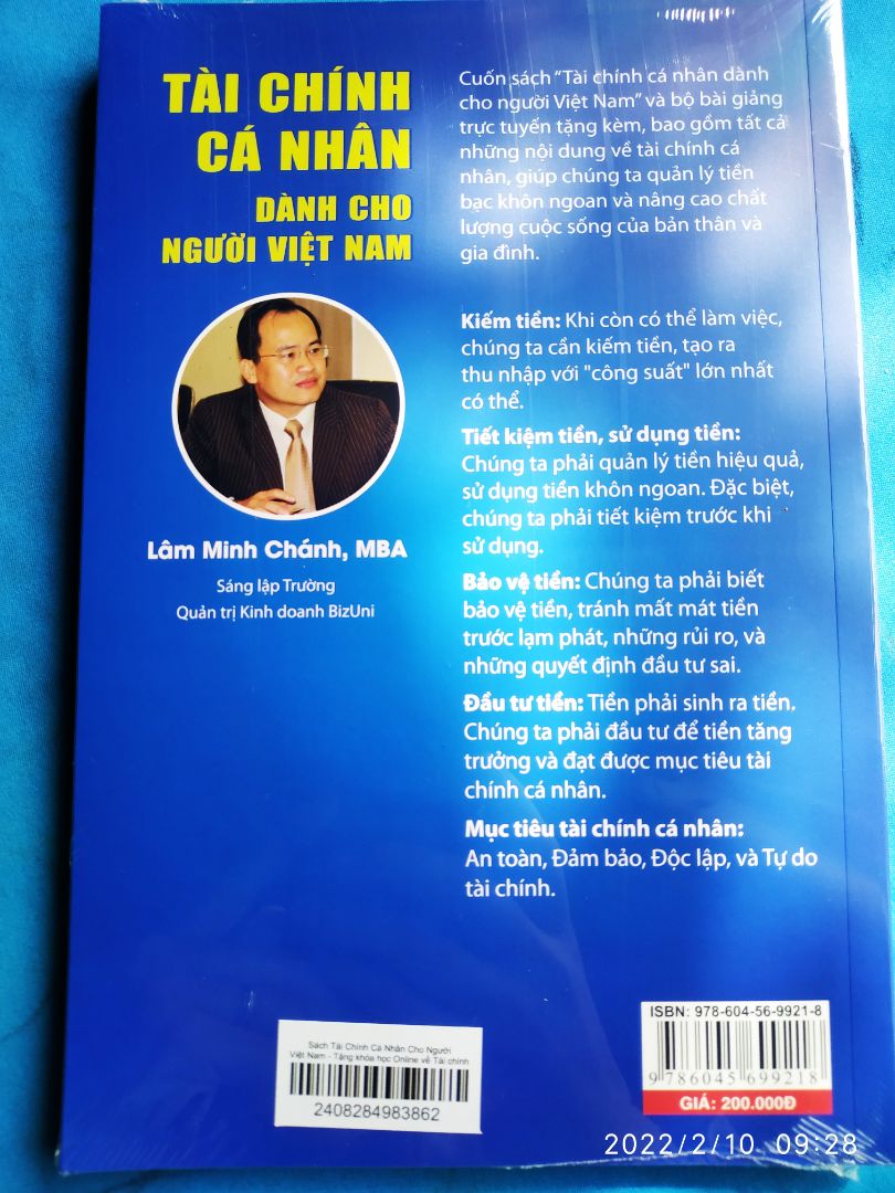 Tiki đóng gói cẩn thận, giao hàng hỏa tốc siêu nhanh luôn.
Sách rất mới, bọc nilon kỹ càng. Cuốn sách rất hữu ích cho mọi người sắp xếp lại cách quản lý tài chính của mình và đầu tư hiệu quả hơn. Cám ơn tác giả Lâm Minh Chánh đã đem đến những kiến thức, kinh nghiệm và bí kíp tuyệt vời 👍