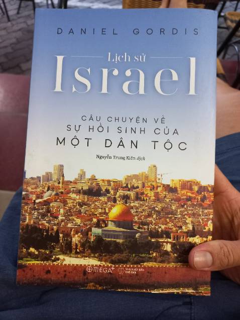 Mới đọc 1 nửa, thực sự hay! Sách đẹp, 5 sao.