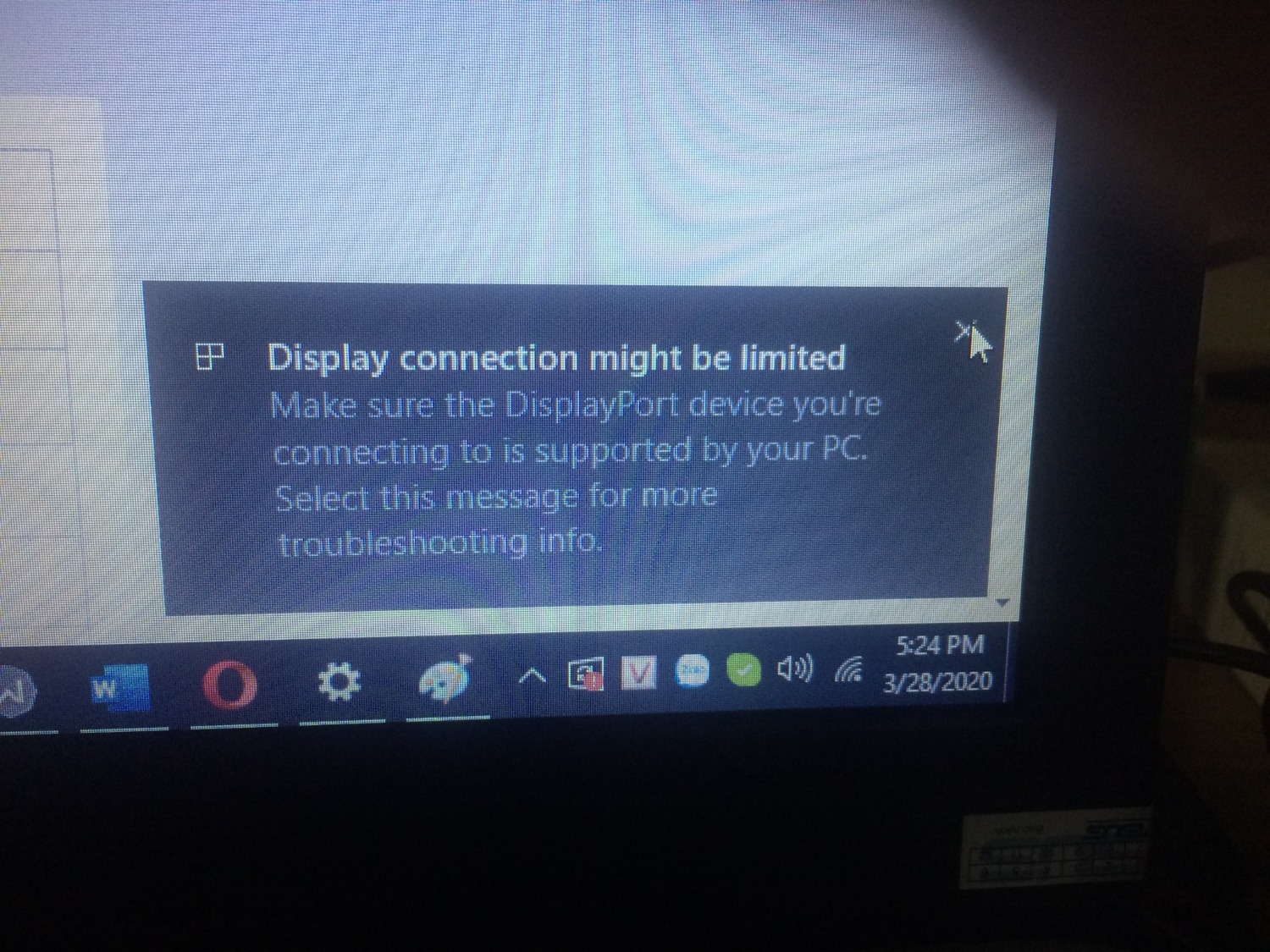 Trải nghiệm mua sắm của tôi lần này rất tệ

với mô tả của Tiki đầu chuyển USB Type C ra HDMI, VGA đúng với nhu cầu của tôi, tôi đã yên tâm mua sản phẩm để sử dụng. Sau khi mua về cắm vào laptop của tôi có cổng USB type C không sử dụng được xuất ra chỉ mà hình đen, có thông báo trên window là không hỗ trợ. Tôi đã liên hệ liền với Tiki để nhờ đổi hàng. Nhưng Tiki không hỗ trợ. Không cho đổi hàng mà nói là cổng USB type C của tôi không hỗ trợ xuất hình.

Tôi góp ý với Tiki phải mô tả sản phẩm rõ ràng chi tiết để người mua có thể chọn được sản phẩm phù hợp với mình và phải có trách nhiệm với phần mô tả của mình và ghi rõ nếu chọn về không sử dụng được sẽ không chịu trách nhiệm đổi trả.

Về phía người dùng, các bạn chú ý hơn phải kiểm tra xác mình xem sản phẩm có tương thích với thiết bị của mình không để tránh trường hợp đáng tiếc như tôi.
