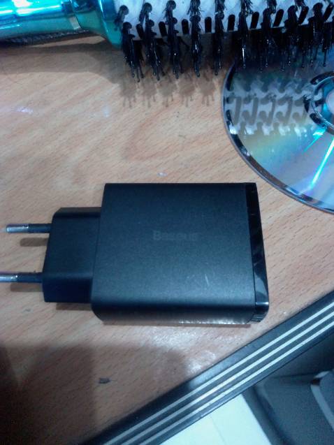 Sạc 65w bình thường như 30w. Không có hơn một chút nào
 Sạc một lần 2 cái thì lại chậm như 15w. Bất ổn.