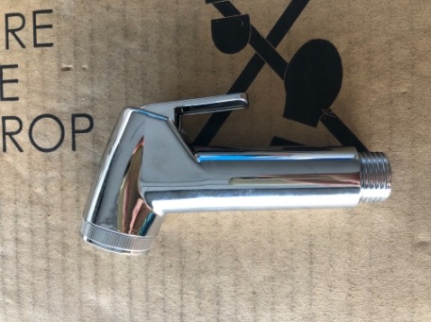 Vòi xịt bằng mũ nhé chỉ có dây là inox