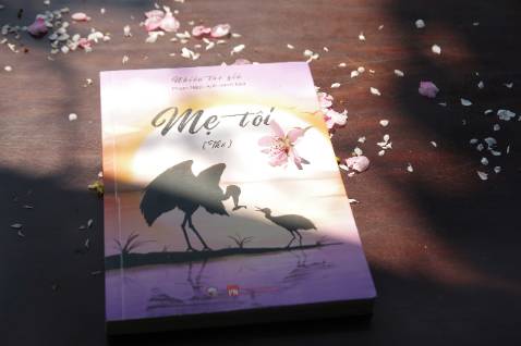 Thơ hay, cảm xúc. Tranh minh họa rất đẹp. Cầm trên tay cuốn sách mà cảm thấy vô cùng trân trọng!