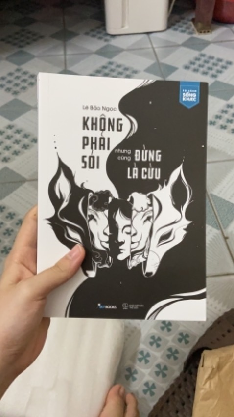 Sách bọc gói cẩn thận, giao hàng nhanh. Đặc biệt là mình thấy sách rất hay và bổ ích, đọc cuốn lắm