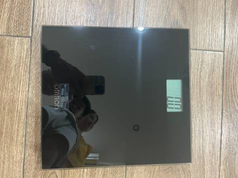 Đặt chọn cân màu xanh rõ ràng mà giao màu đen
Ko có cân màu xanh thì nói là không có, đừng bịp nhau như vậy mất thời gian quá