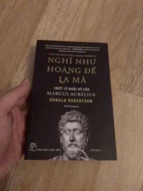 Nội dung về triết học La Mã cổ đại...Bìa cứng, đẹp ấn tượng, vẫn chưa hiểu về ý nghĩa về hình bìa vua Marcus đeo tai nghe thời hiện đại..:) Nội dung sẽ đánh giá sau. Nội dung về triết học La Mã cổ đại...Bìa cứng, đẹp ấn tượng, vẫn chưa hiểu về ý nghĩa về hình bìa vua Marcus đeo tai nghe thời hiện đại..:) Nội dung sẽ đánh giá sau.