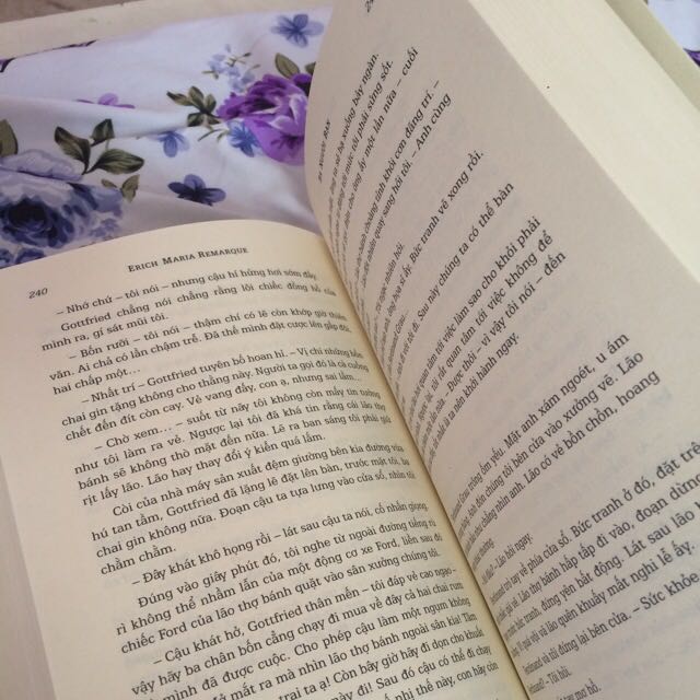 Sách của Ẻnich Maria Remarque mình đã đọc qua 3 cuốn và quyển nào cũng hay. Chuyện kể rất chân thực và sống động , còn về giao hàng thì đóng gói cẩn thận và có chống sốc. Vận chuyển đúng hẹn 🤩🤩🤩