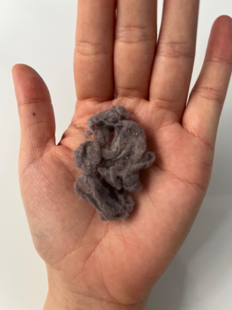 Máy hoạt động tốt, rất ok, quần áo khô cong, thơm hơn, với lọc được nhiều bụi lông từ quần áo, mới thử lần đầu mà thấy ok r mặc dù lúc hoạt động có hơi ồn tí nhưng so với giá cả bỏ ra thế thì đã rất hài lòng rồi. Nhân viên giao hàng nhanh, nhiệt tình.