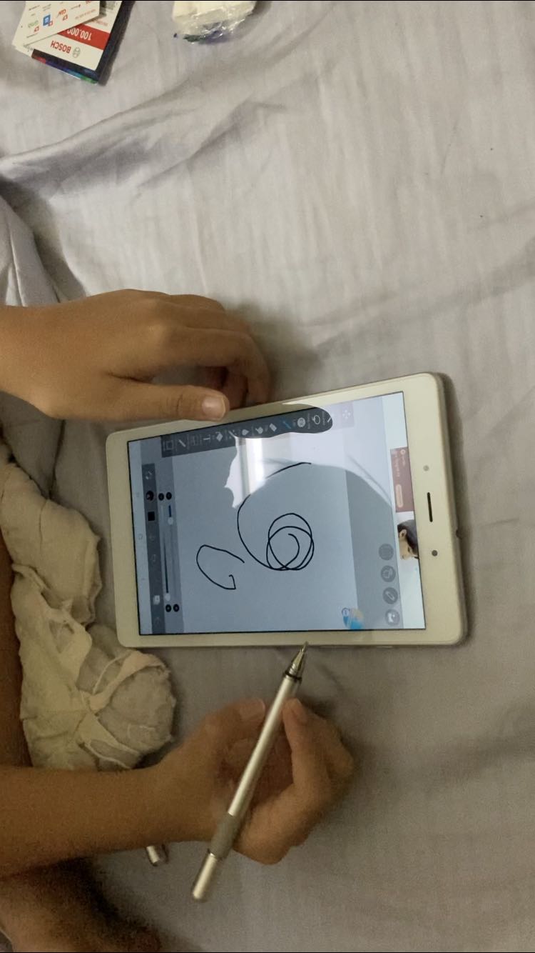 Viết nhẹ, êm tay, đẹp, chất lượng tốt, tiền nào của nấy.