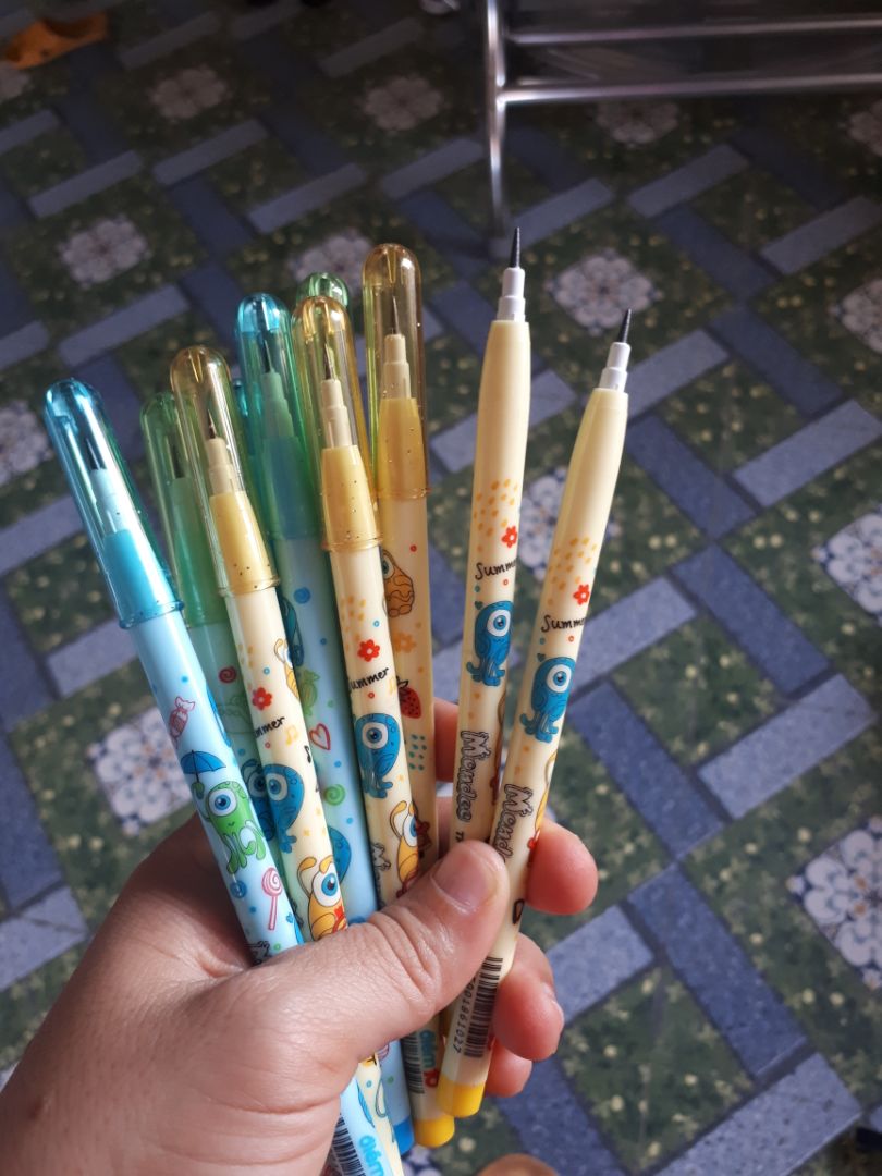 giao 10 cây bút mà hết 2 cây k có nắp! nhờ shop gửi nắp vào các đơn sau cho mình nha. k đc thì mình hủy mấy đơn đó