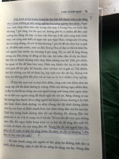 Quyển này quá nhiều thiên kiến của tác giả, nhất là vụ săn bắt hái lượm, không hợp lí và logic tí nào, không có bằng chứng hay nghiên cứu nào mà chỉ giới hạn trong cảm nhận chủ quan có hạn