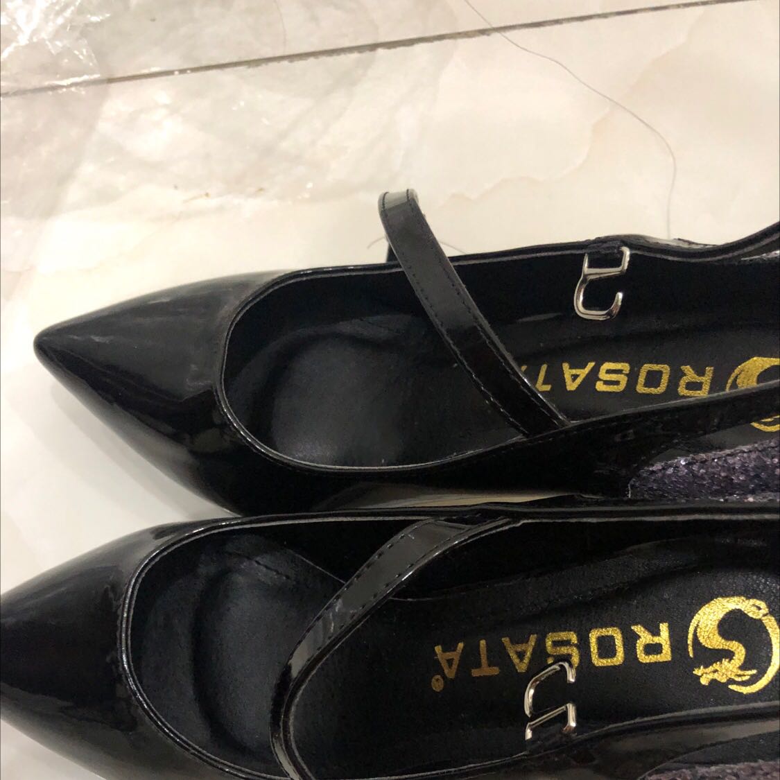 Giày rất đẹp, da mềm mang êm chân, giao hàng nhanh chóng