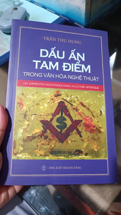 Một cuốn sách khá lý thú, nghe Tam Điểm, đến nay đọc mới thấy, thành viên đều là nhân tài.