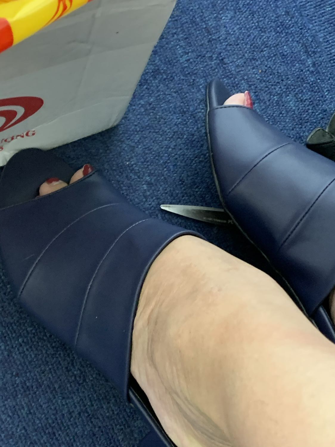 Sản phẩm chất lượng, là tín đồ của Biggen luôn ưa chuộng mẫu của shop. Nên mua nha mọi người