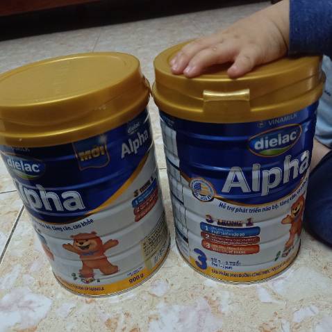 Khui thử cho bé uống trước 1 hộp thấy sữa có mùi thơm vani, vàng nhạt nhưng ko hiểu sữa ko mịn như sữa bột khác cảm giác sao sao vậy. Dvậy.. Dùng thử cá biết có ok ko nên tặng 4 sao vì giao hàng nhanh ,đóng gói cẩn thận