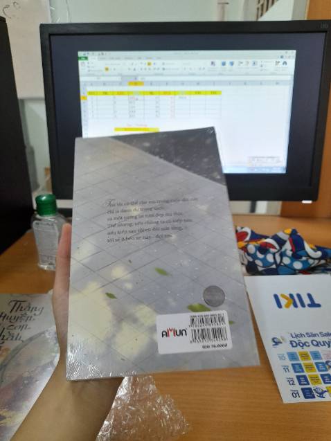 Sách mới còn seal giao nhanh lắm ạ 
+1 fan mới của tiki nà