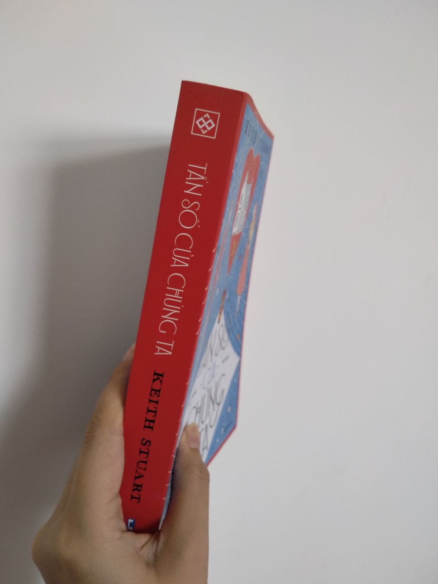 sách mới phát hành nhưng đọc sơ thấy hợp gu nên phải mua ngay