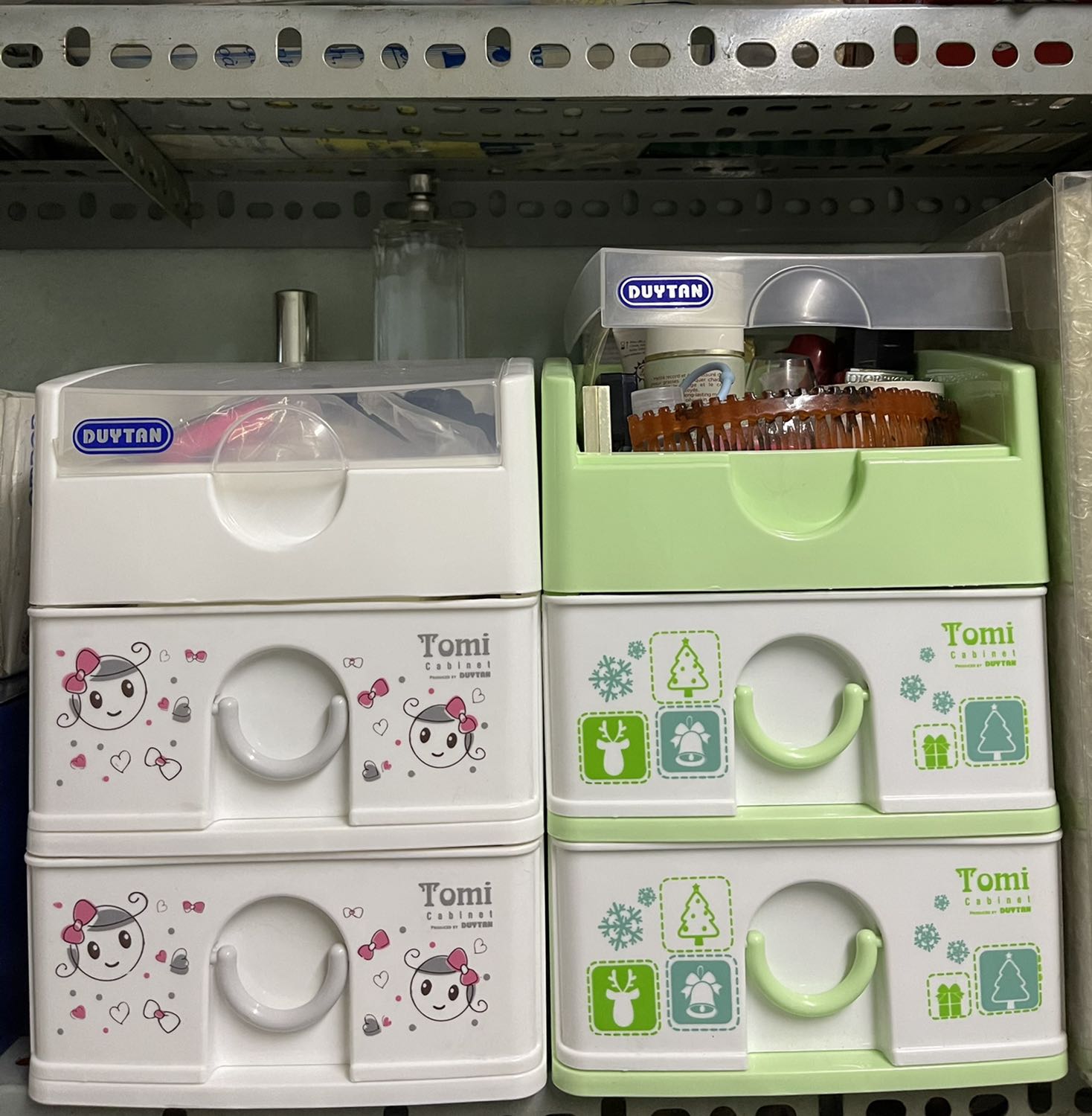 Tiki cho được xem hàng, chịu khó yêu cầu xem hàng trước khi nhận nên OK! Chất lượng sp cũng OK, Tiki làm việc cả ngày nghĩ lễ nên Tiki cũng OK! Very good! Thank very much.