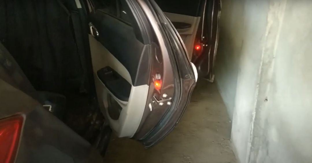 đèn nhỏ gọn, không bị cộm khi gắn cửa xe, mở cửa xe đèn tự động nháy luôn. tiện phết. ok nhé shop