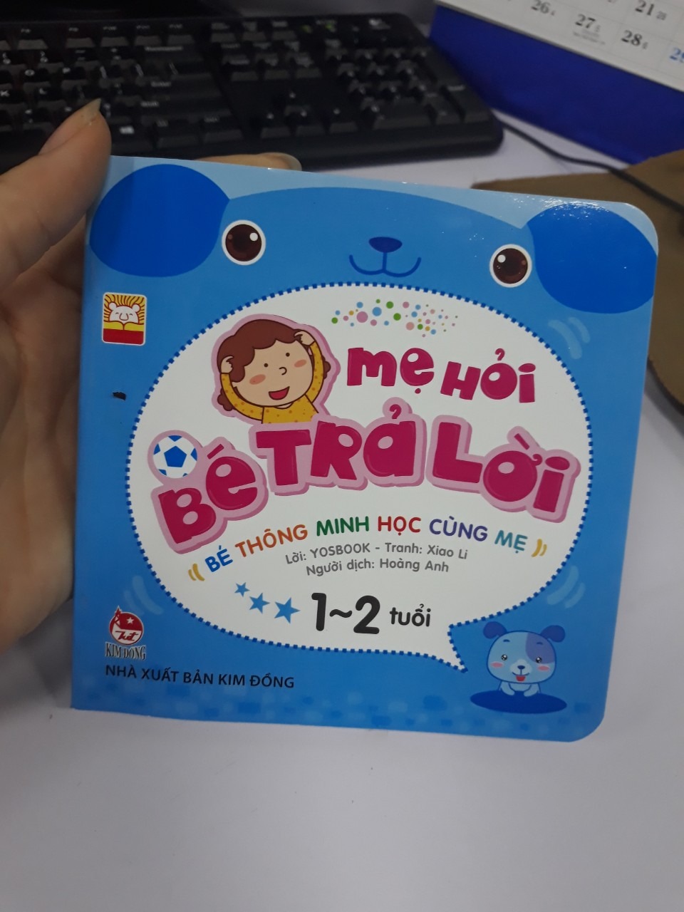 bìa sách khá yêu, nội dung cũng khá phong phú nhưng chắc hợp với bé nói sõi 1 chút.
sách khổ a6 nho nhỏ, nên để phông chữ to hơn 1 chút để bé quen mặt chữ thì tốt.
nói chung sách ok nhé!