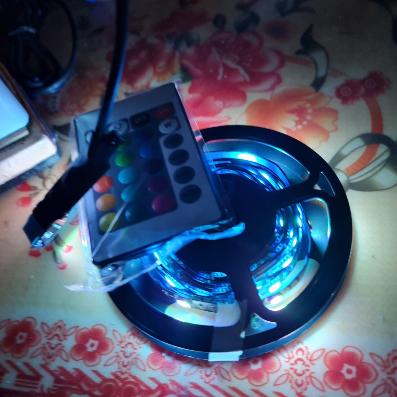 Đèn siêu xinh, có nhiều chế độ mà rất chi ổn áp, mk thấy cực chắc chắn và dễ trang trí và sử dụng, đóng gói cẩn thận nữa.