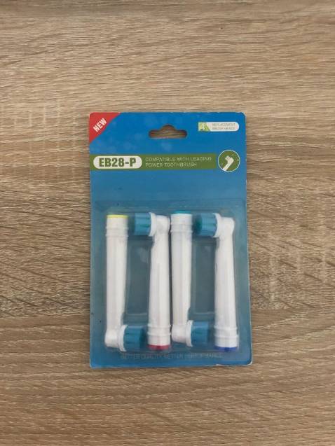 Giá cả rẻ dùng thích, chuẩn máy Oral B. Mua thêm các bộ EB60-p, EB27-P...chăm sóc cho đủ bộ hee, mình dùng 3 tháng thay 1 lần nên sưu tập đủ