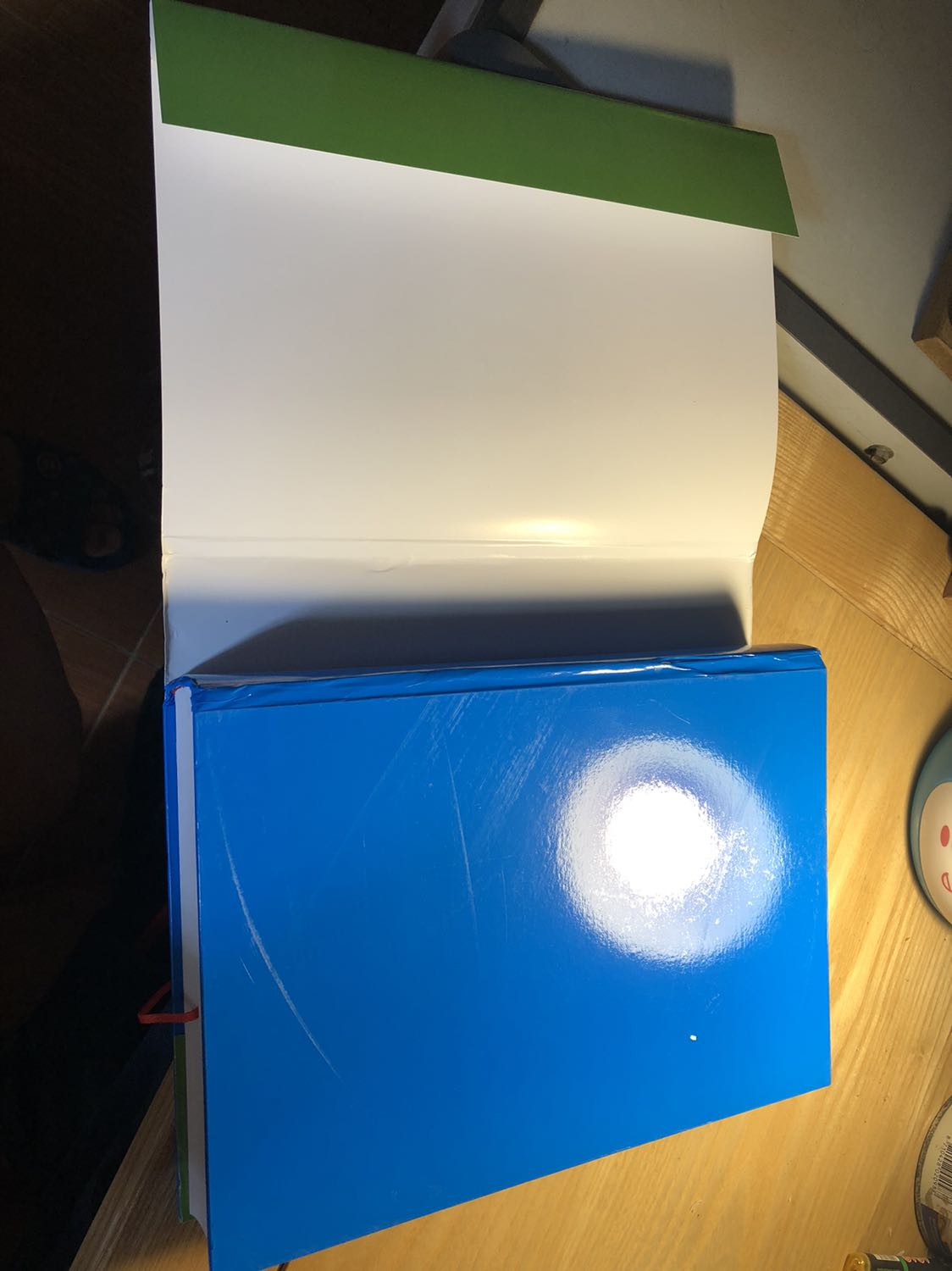 Kiến thức OK. Sách tạm ổn nhưng e hỏi là sao bìa sách lại rời ra ah. Do sách ban đầu như thế hay lỗi ah???